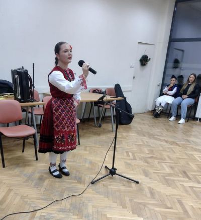ПРОДУКЦИЯ НА ШКОЛИТЕ КЪМ ЧИТАЛИЩЕТО 12
