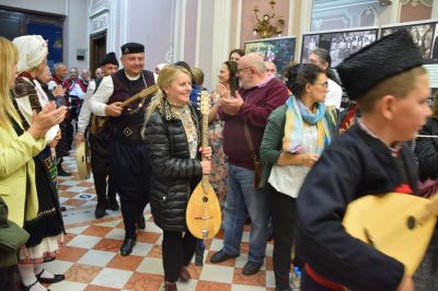Разложки фолклорни групи с достойно участие в научната конференция ТЕРЕНИ И ПОСОКИ в Българска академия на науките - 17 октомври 2025 г. гр. София 12